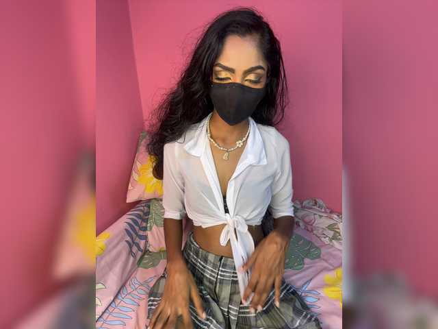 Zaraelin live cam on BongaCams