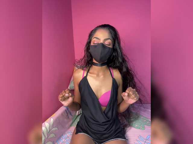 Zaraelin live cam on BongaCams