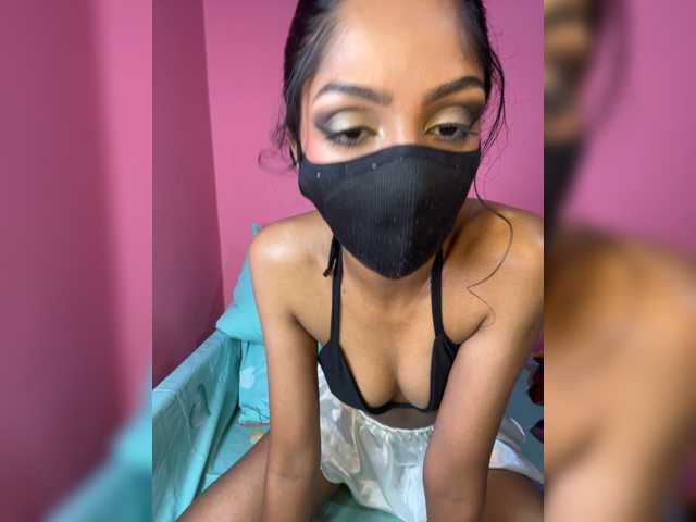 Zaraelin live cam on BongaCams