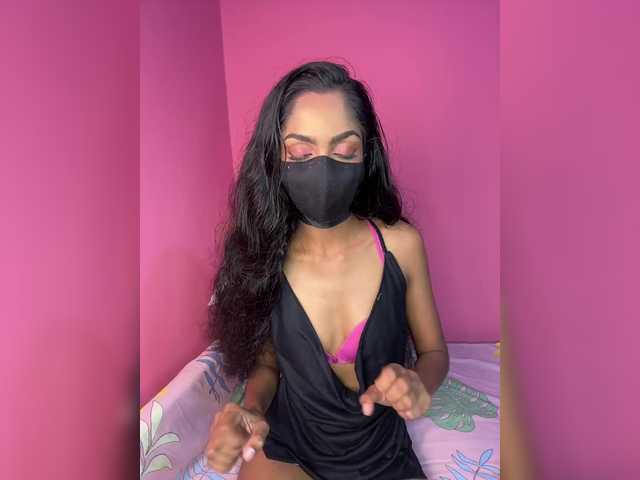 Zaraelin live cam on BongaCams