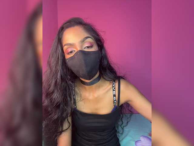 Zaraelin live cam on BongaCams