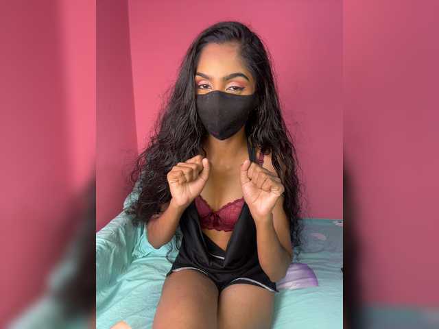 Zaraelin live cam on BongaCams