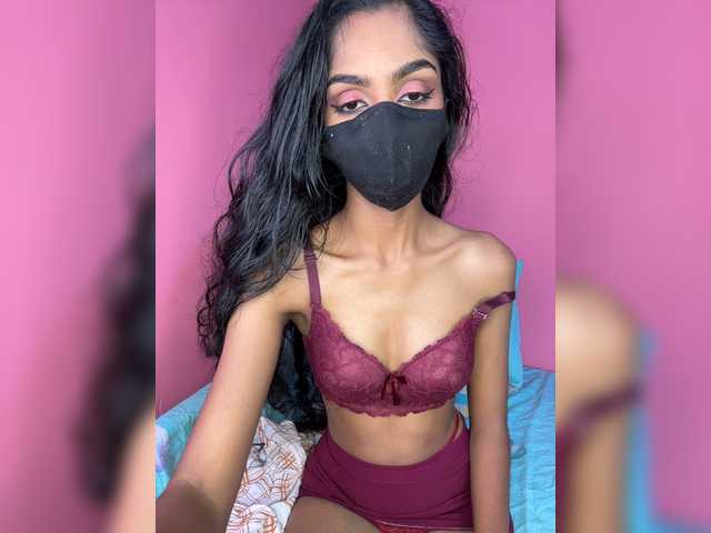 Zaraelin live cam on BongaCams