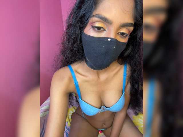 Zaraelin live cam on BongaCams