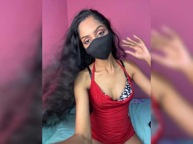 Zaraelin live cam on BongaCams