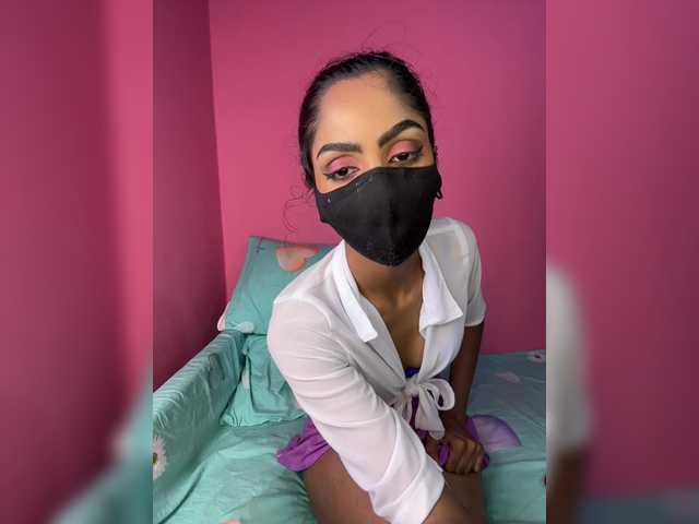 Zaraelin live cam on BongaCams