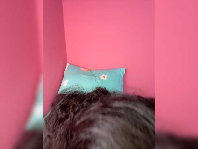 Zaraelin live on BongaCams