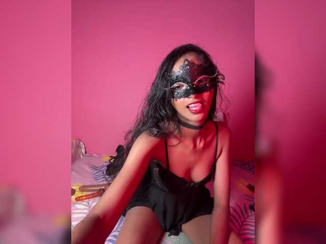 Zaraelin live cam on BongaCams