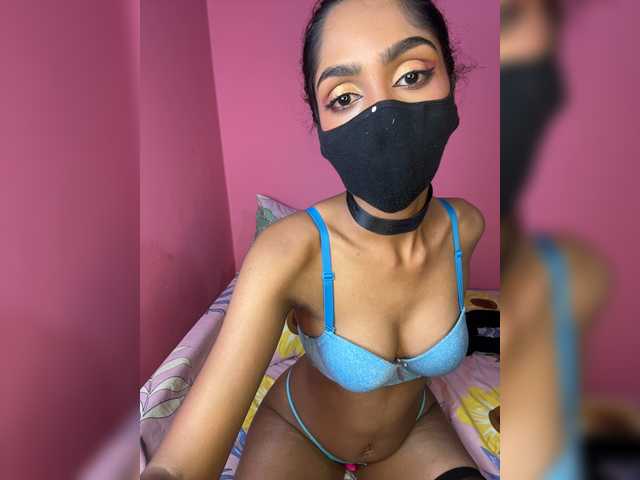 Zaraelin live cam on BongaCams