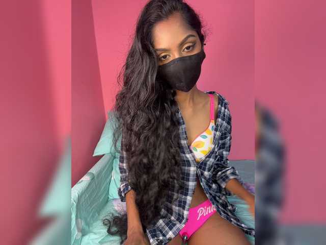 Zaraelin live cam on BongaCams