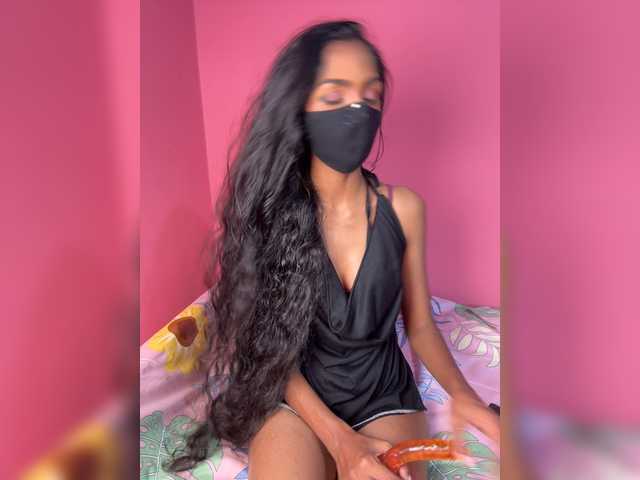 Zaraelin live cam on BongaCams