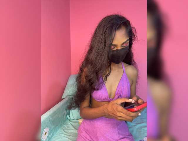 Zaraelin live cam on BongaCams