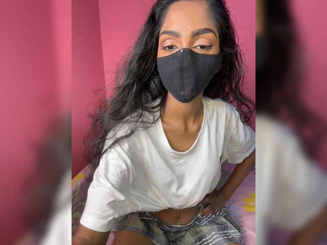 Zaraelin live cam on BongaCams
