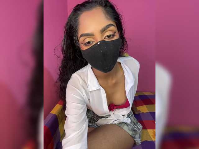 Zaraelin live cam on BongaCams