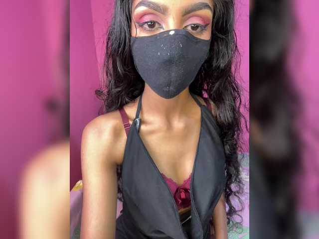 Zaraelin live cam on BongaCams