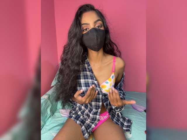 Zaraelin live cam on BongaCams