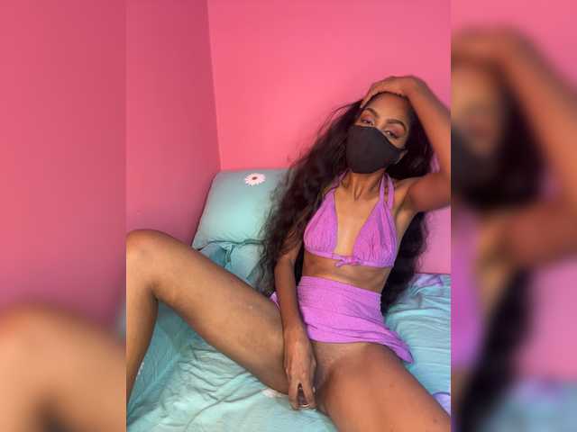 Zaraelin live cam on BongaCams