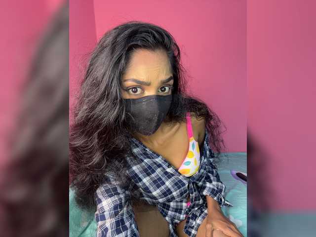 Zaraelin live cam on BongaCams
