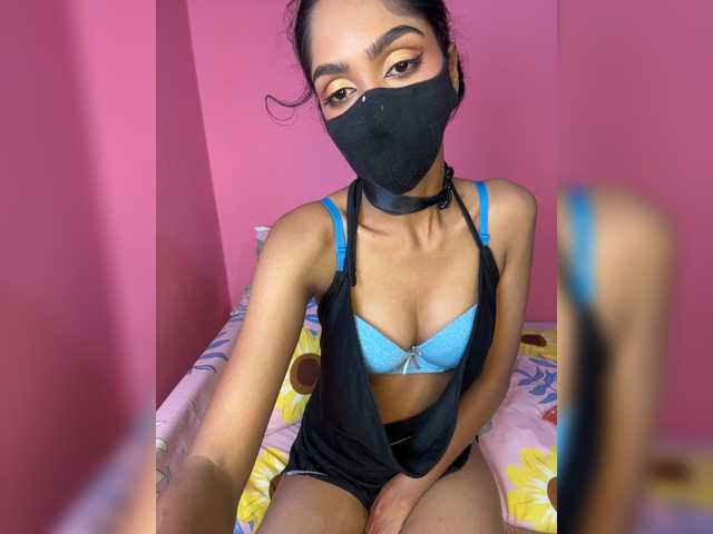 Zaraelin live cam on BongaCams
