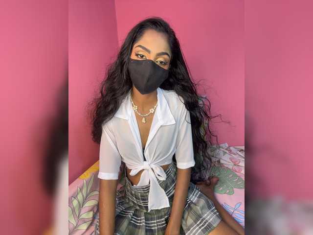 Zaraelin live cam on BongaCams