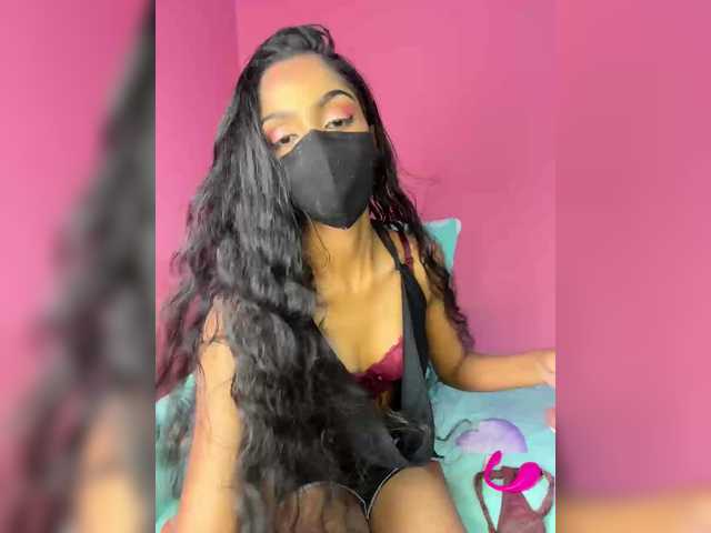 Zaraelin live cam on BongaCams