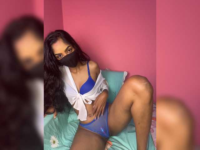 Zaraelin live cam on BongaCams