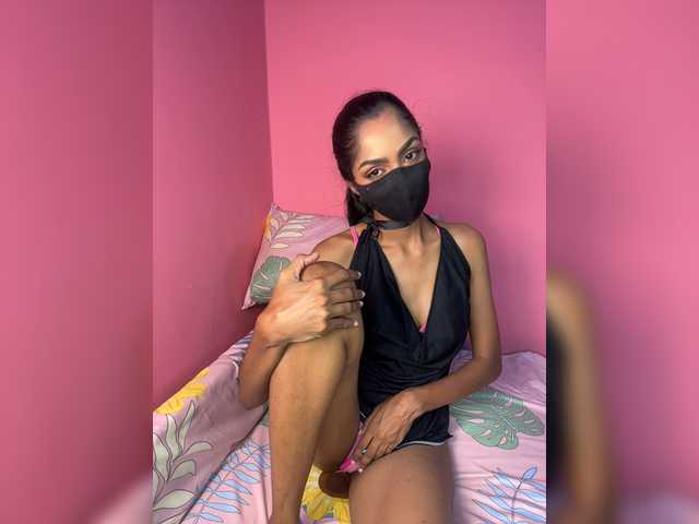 Zaraelin live cam on BongaCams