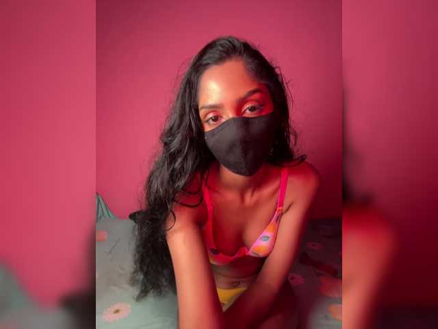 Zaraelin live cam on BongaCams