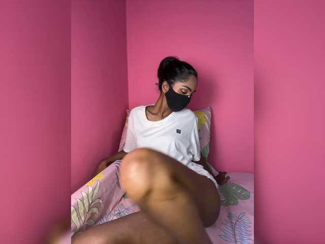 Zaraelin live cam on BongaCams