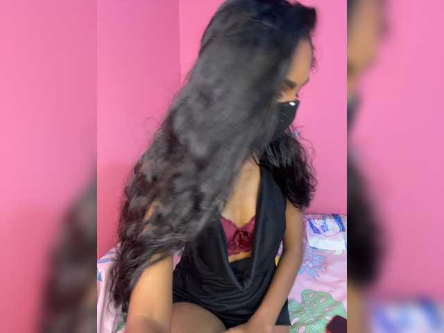 Zaraelin live cam on BongaCams