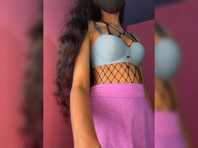 Zaraelin live cam on BongaCams