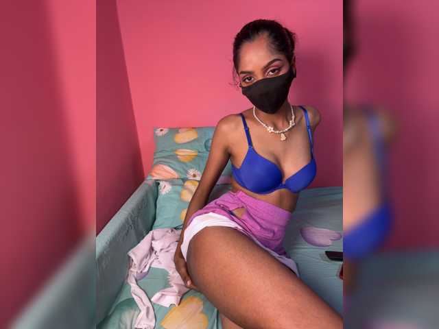 Zaraelin live cam on BongaCams