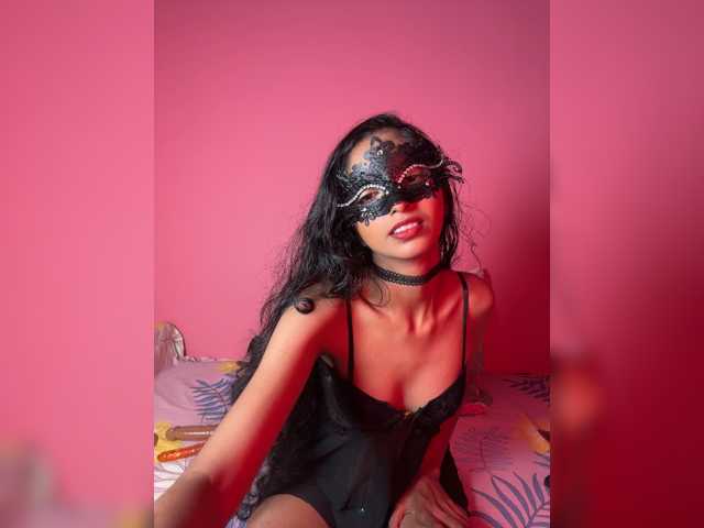 Zaraelin live cam on BongaCams