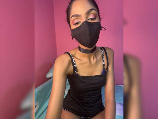 Zaraelin live cam on BongaCams