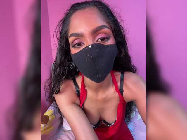 Zaraelin live cam on BongaCams