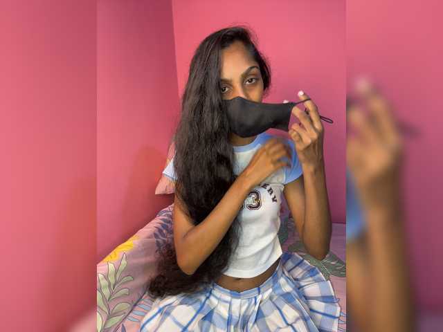 Zaraelin live cam on BongaCams