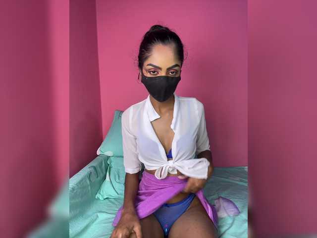 Zaraelin live cam on BongaCams