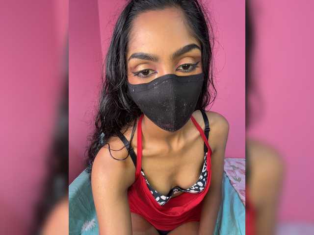 Zaraelin live cam on BongaCams