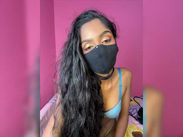 Zaraelin live cam on BongaCams