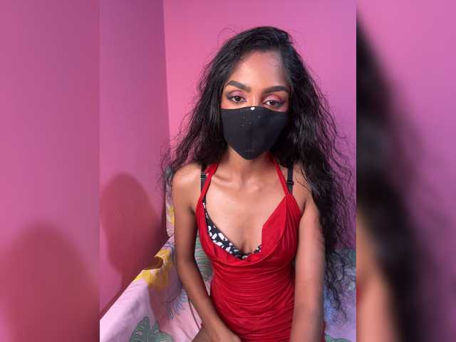 Zaraelin live cam on BongaCams
