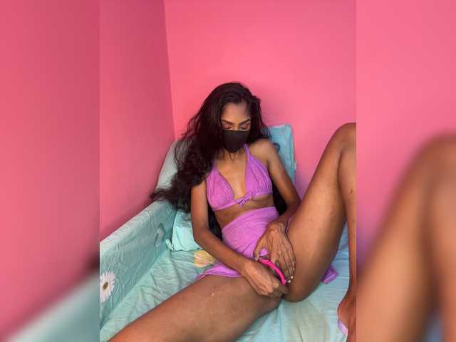 Zaraelin live cam on BongaCams
