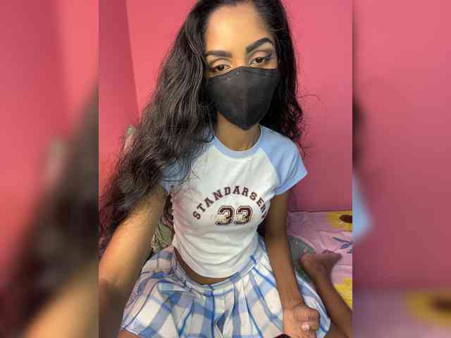 Zaraelin Sex Cam Show