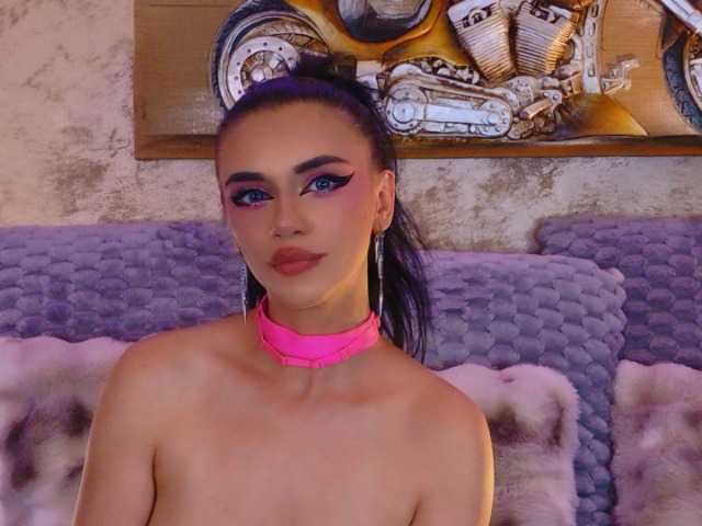 Amynaxxx live cam on BongaCams