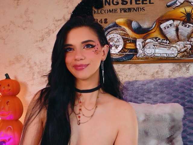 Amynaxxx live cam on BongaCams