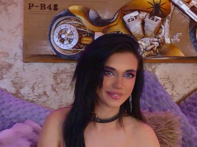 Amynaxxx live cam on BongaCams