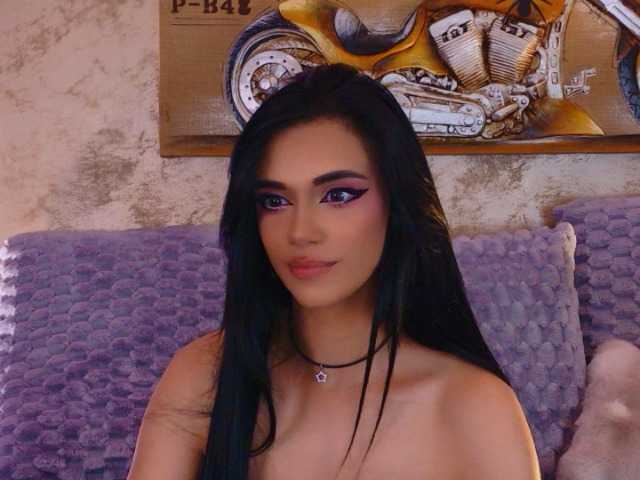 Amynaxxx live cam on BongaCams