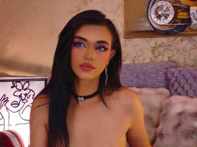 Amynaxxx live cam on BongaCams