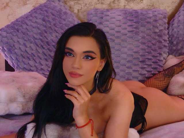 Amynaxxx live cam on BongaCams