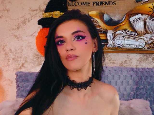 Amynaxxx live cam on BongaCams