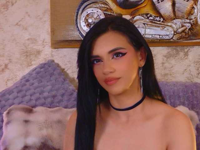 Amynaxxx live cam on BongaCams
